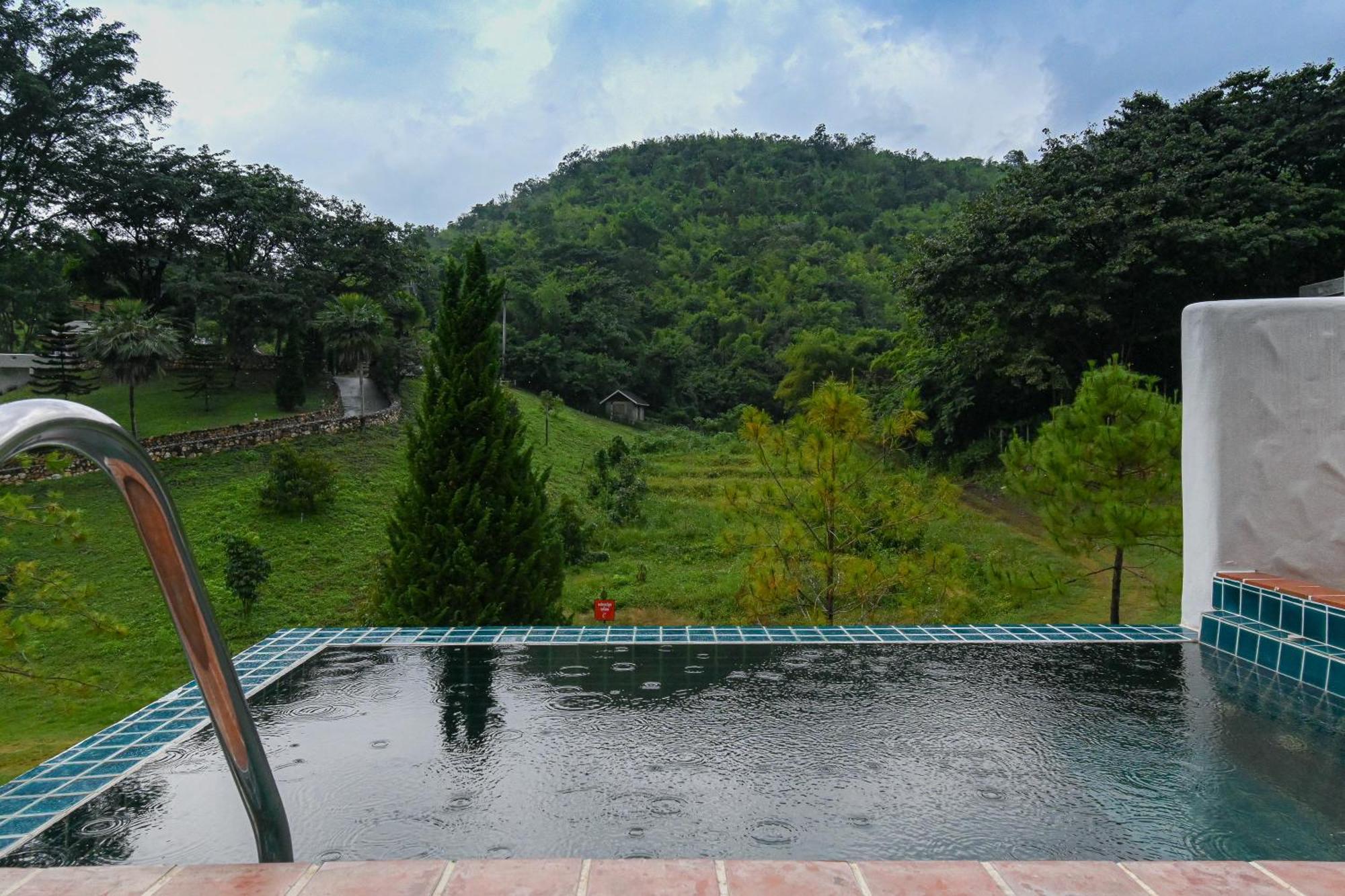 Swiss Valley Hip Resort Suan Phueng Cameră foto